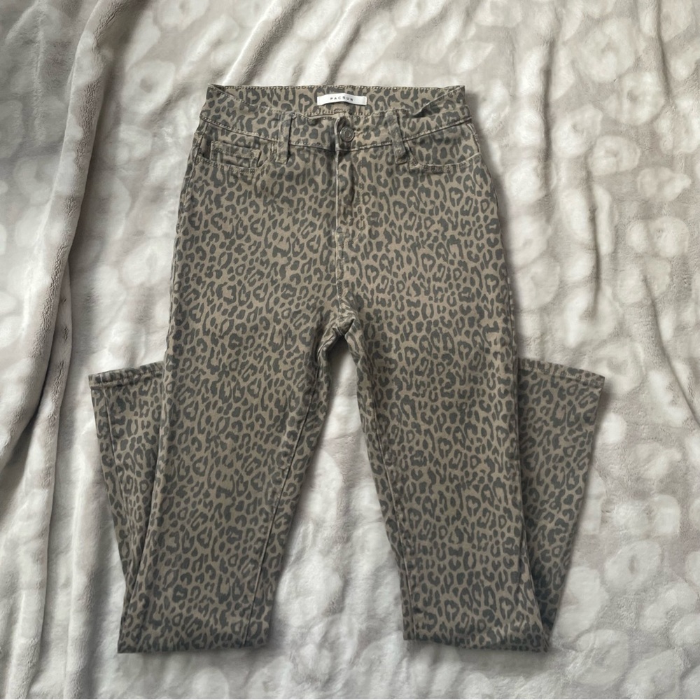 PacSun Leopard Print High Rise Jegging Size 25